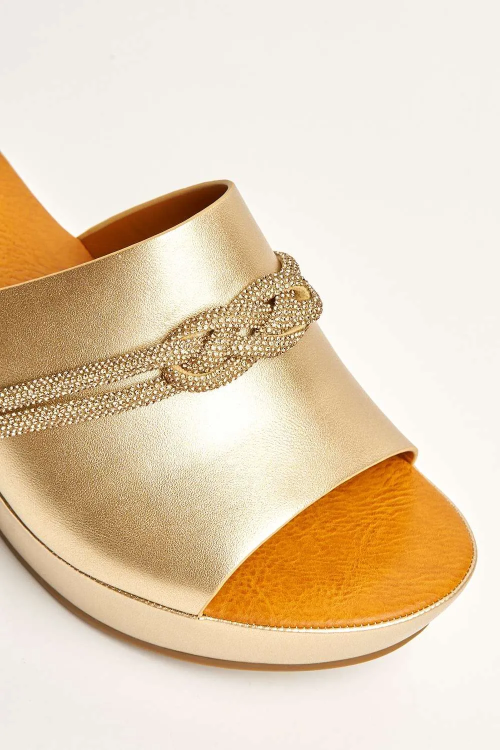 Cove Diamante Bow Large Band Wedge in Gold